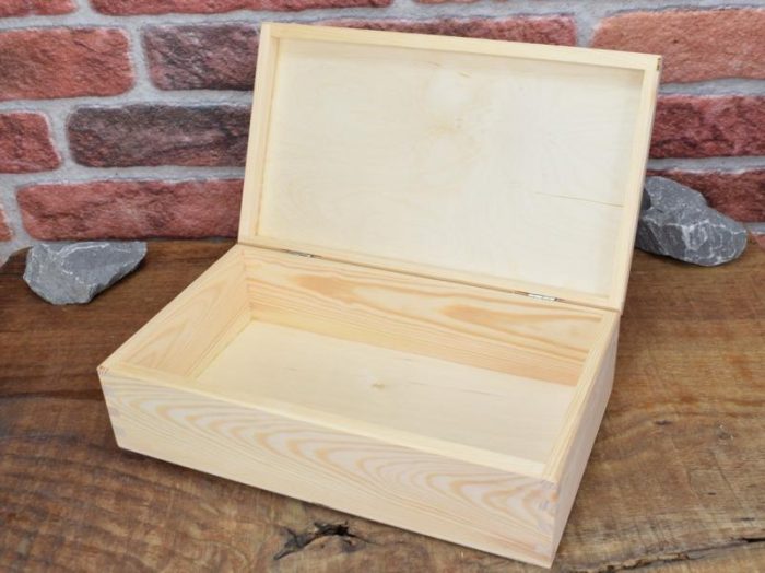 Schachtel aus Holz